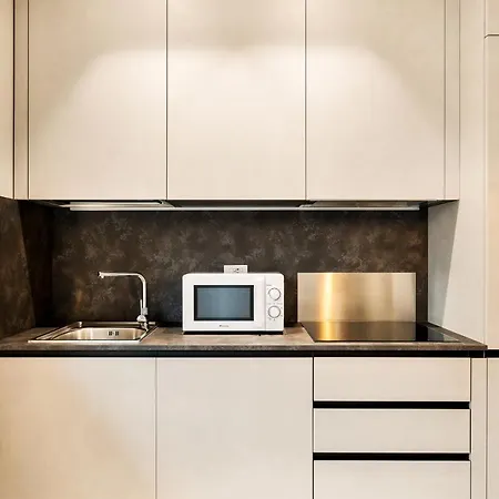 Guesthost - Maggiore Flats