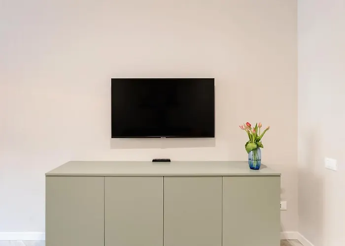 Guesthost - Maggiore Flats