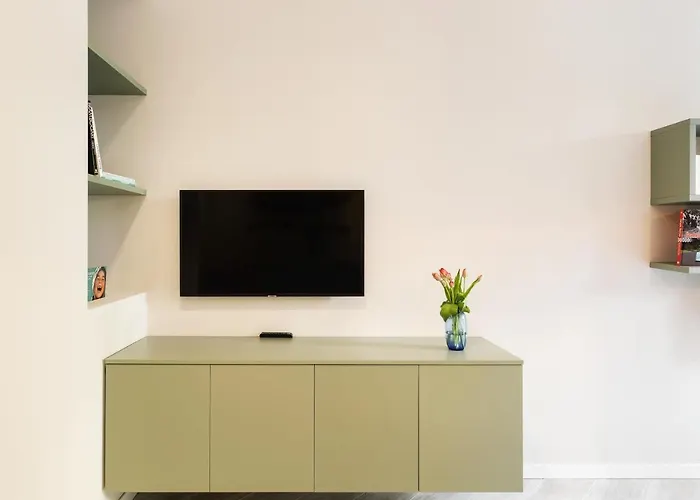 Guesthost - Maggiore Flats شقة