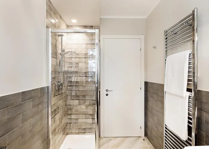 Guesthost - Maggiore Flats شقة *