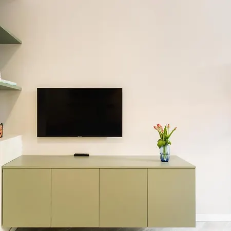 Guesthost - Maggiore Flats Apartman